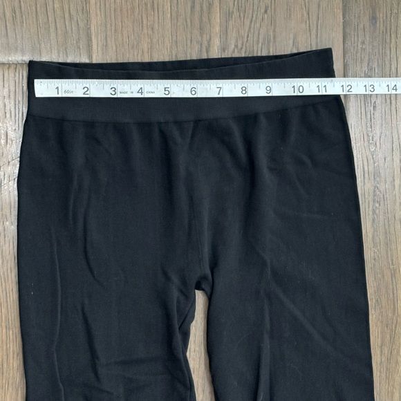 Le Chateau Leggings - Picture 5 of 7